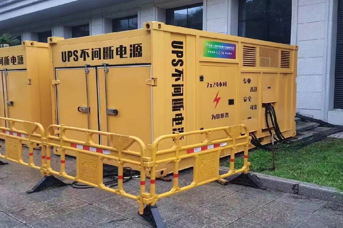 红花岗发电机租赁施工现场